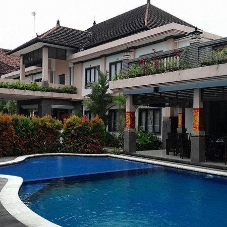 Hotel Dhyana Pura Kapal Extérieur photo