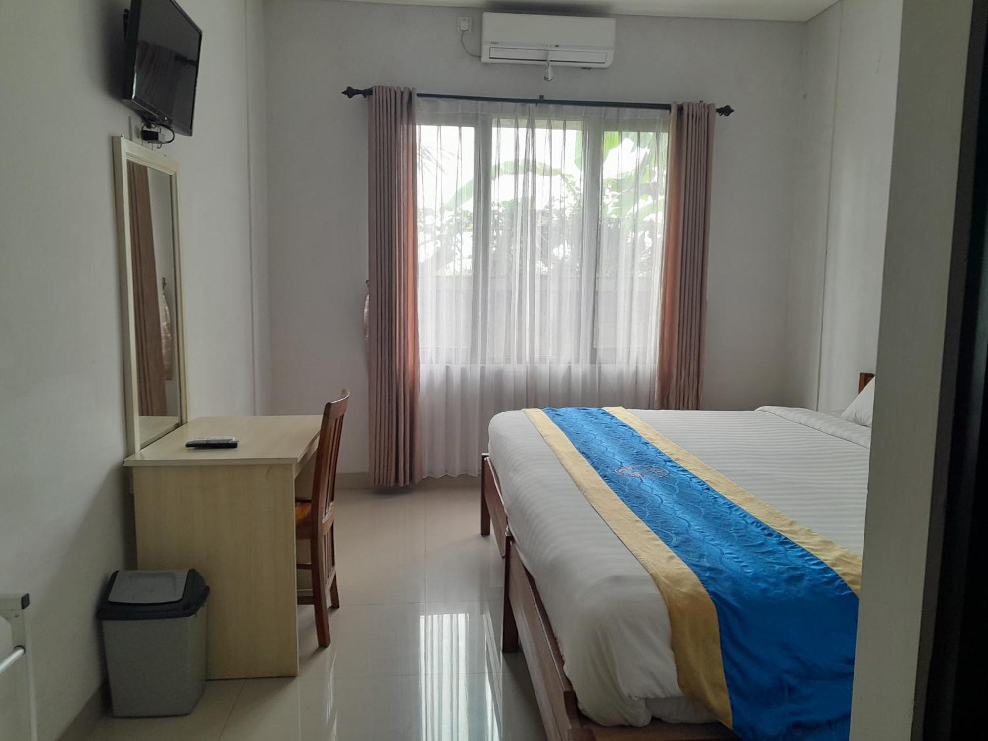 Hotel Dhyana Pura Kapal Extérieur photo