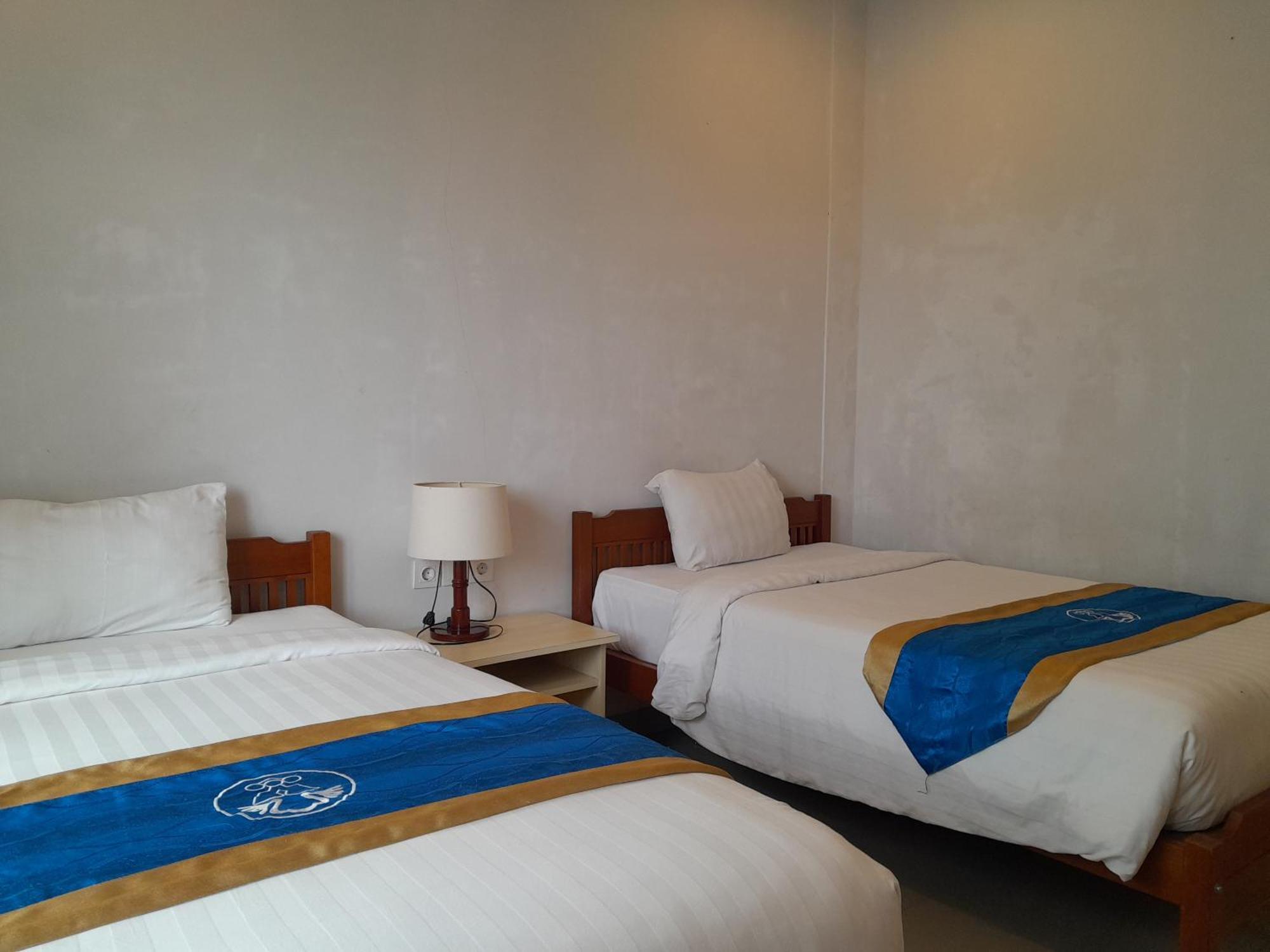 Hotel Dhyana Pura Kapal Extérieur photo