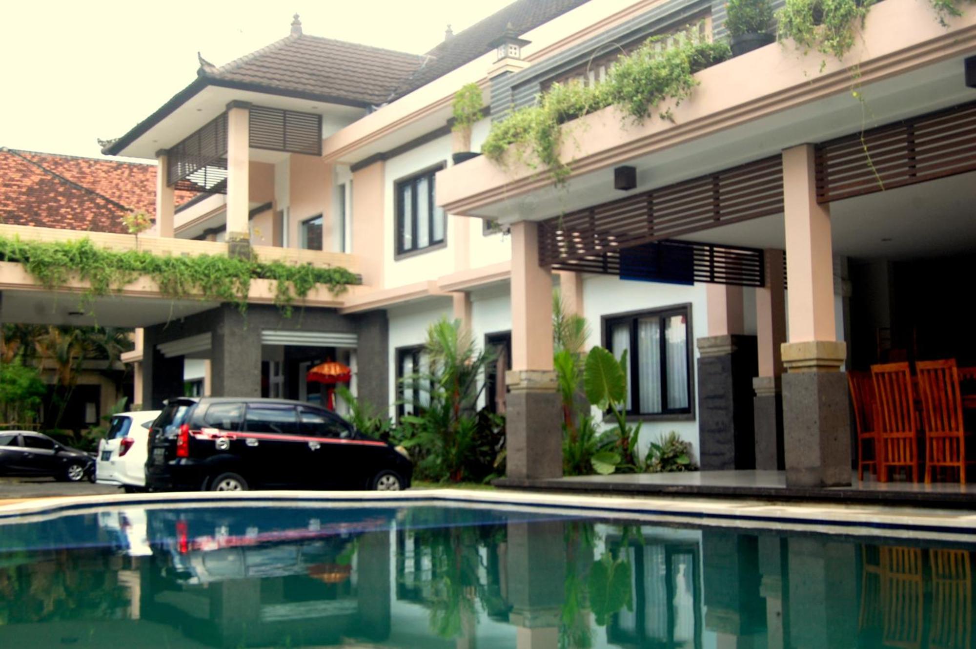 Hotel Dhyana Pura Kapal Extérieur photo