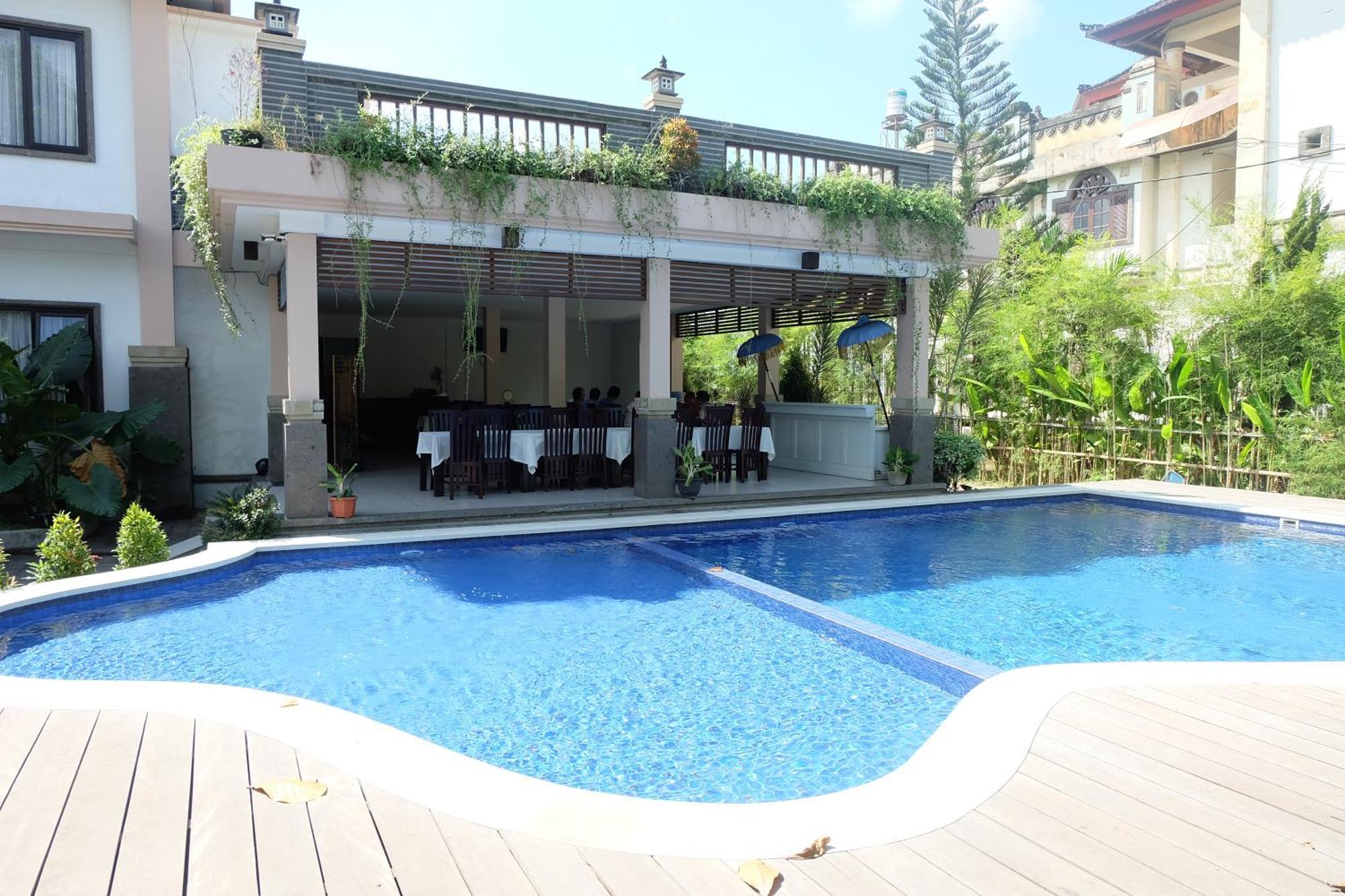 Hotel Dhyana Pura Kapal Extérieur photo